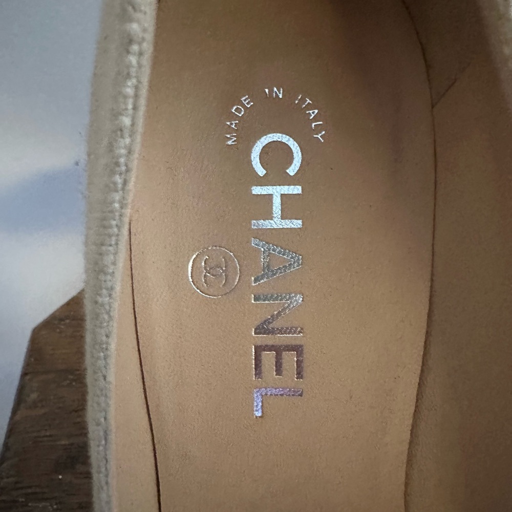 CHANEL Beige and Black Heels with knot Heel 2014 - Picture 8 of 8
